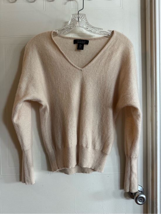 Tahari Sweaters - Tahari 100% Cashmere Cream Beige V-Neck Butter Soft Knit Sweater Size M